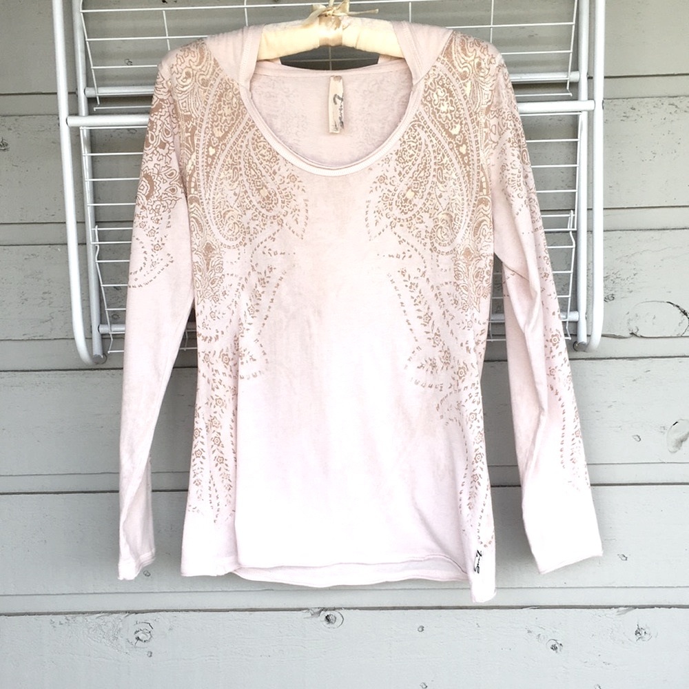 7 FOR ALL MANKIND LONG SLEEVE HOODIE SHIRT SOFT GOLD GRAPHIC DESIGN SOFT BLUSH